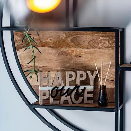 Your Happy Place Private Parking Apartment