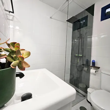 Your Happy Place Private Parking Apartment